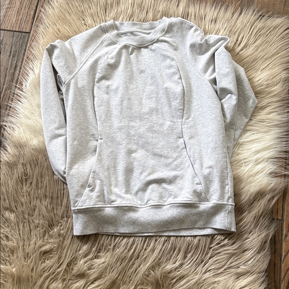 Lululemon sweater sz 8